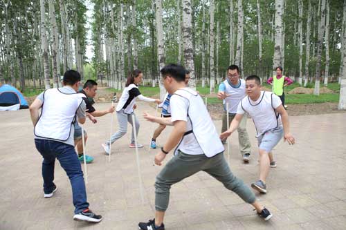 <a href='http://www.kimyattawrites.com/tuozhan/changdixiangmu/' target='_blank'><u>場地項(xiàng)目</u></a>,<a href='http://www.kimyattawrites.com/tuozhanz/571.html' target='_blank'><u>不倒森林</u></a><a  target='_blank'><u>游戲</u></a>規(guī)則,<a href='http://www.kimyattawrites.com/tuozhan/' target='_blank'><u>拓展項(xiàng)目</u></a>不倒森林