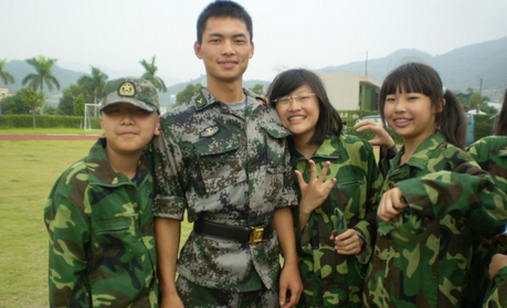 <a href='http://www.kimyattawrites.com/junshi/jiaoliantuandui/' target='_blank'><u>軍訓(xùn)教官</u></a>